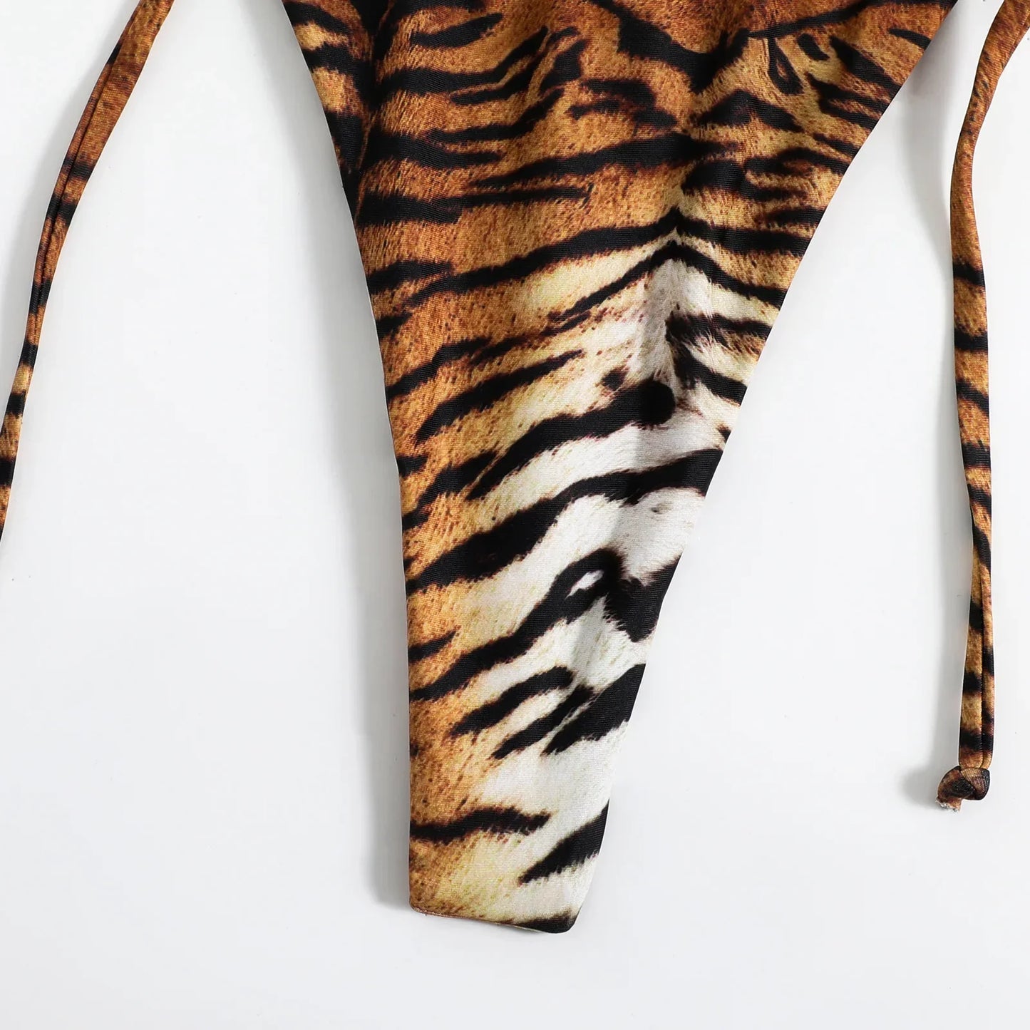 ביקיני בגזרת חוטיני מנומר- טייגר