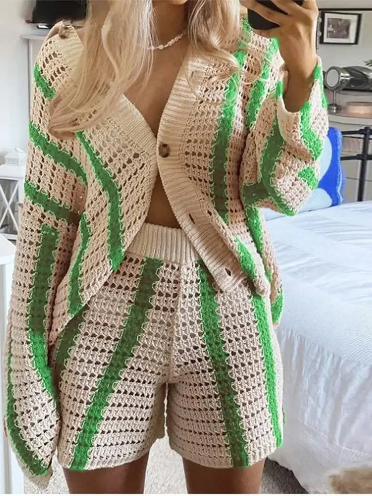 חליפת חוף סרוגהפסים- מיקונוס