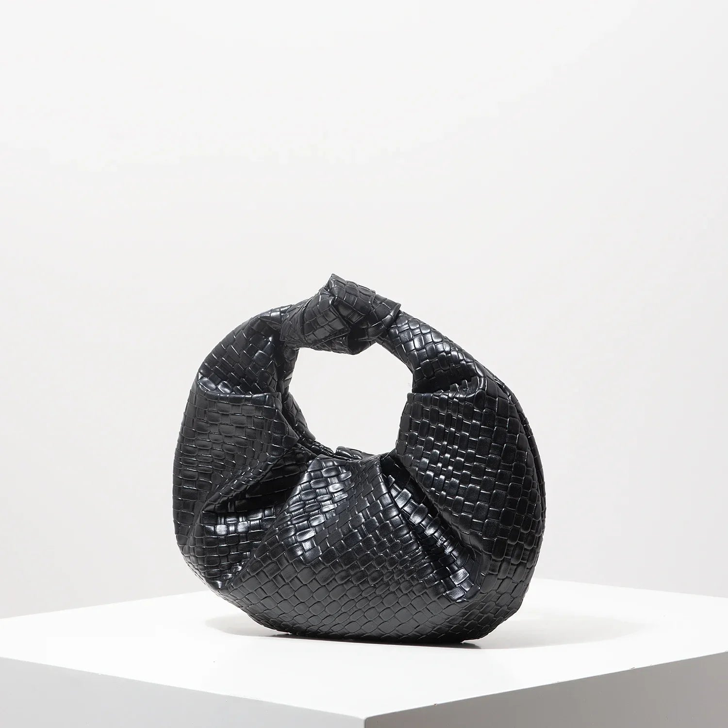 תיק יד ארוג- לין