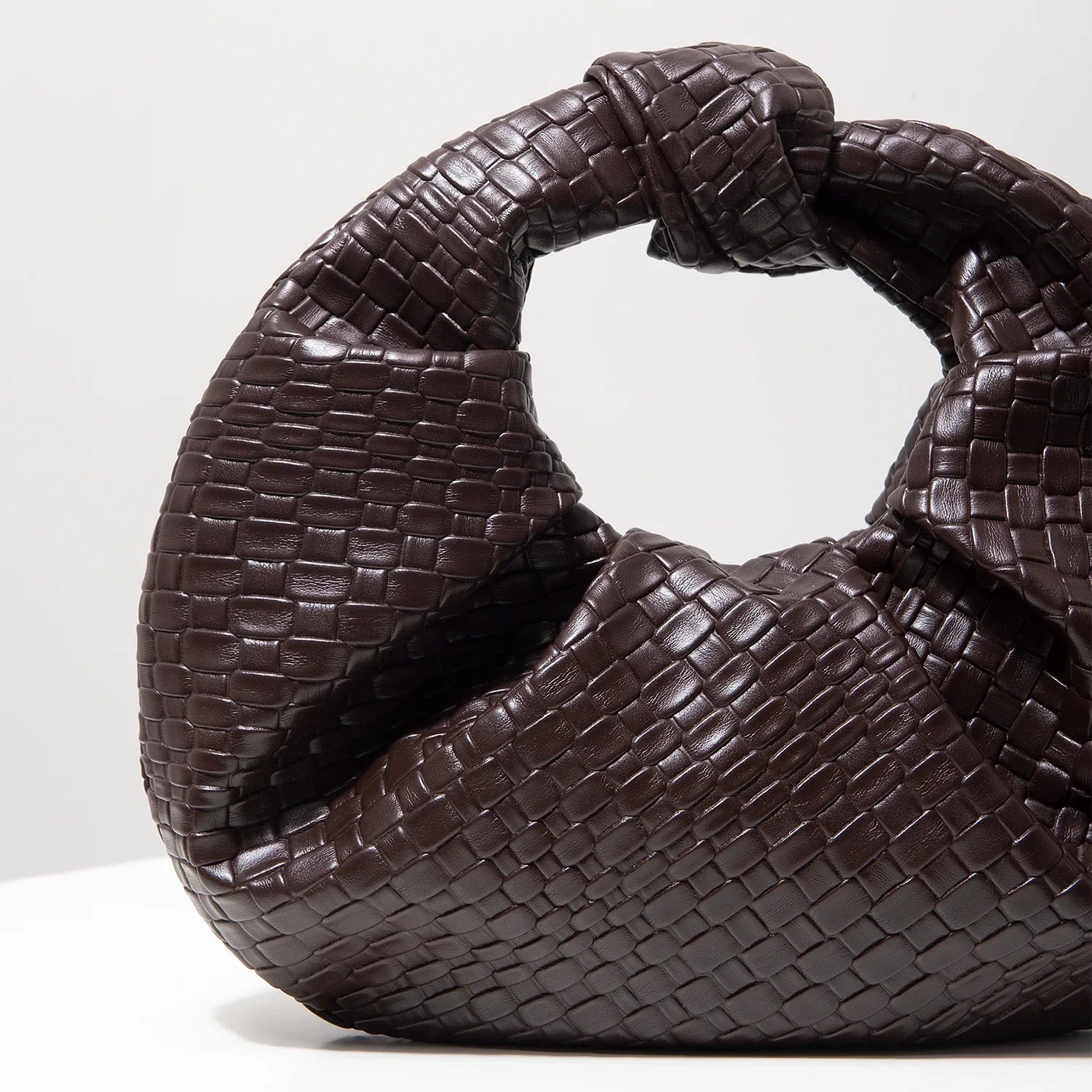 תיק יד ארוג- לין