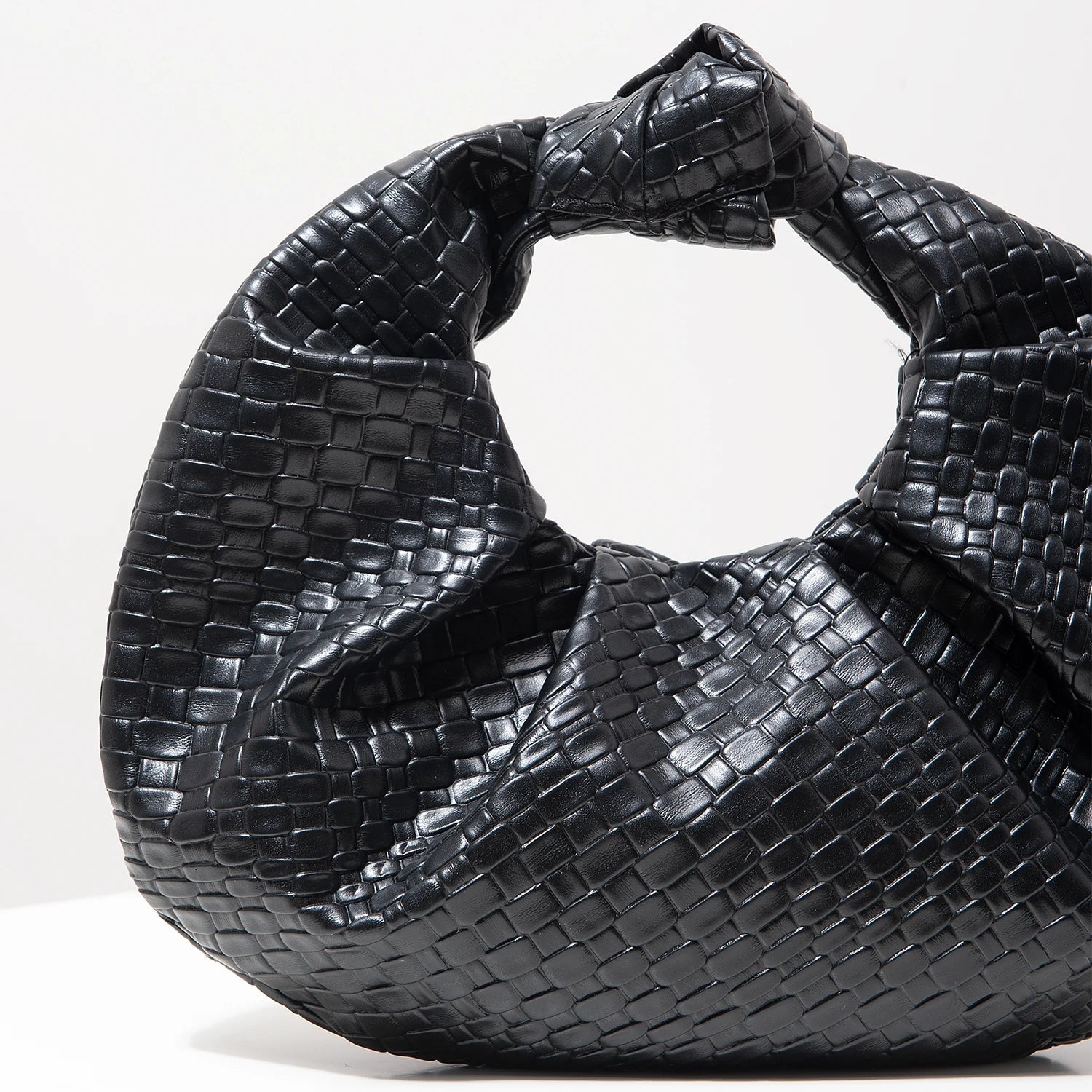 תיק יד ארוג- לין